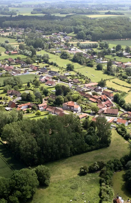 village d'Ecques vue du ciel version mobile